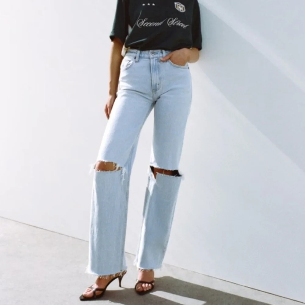 Abercrombie & Fitch The 90s High Rise Relaxed Distressed Women's Jeans Curve Lov - Picture 1 of 10